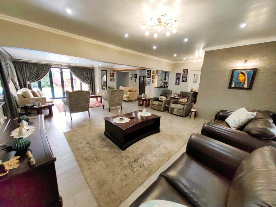 4 Bedroom Property for Sale in Grimbeeck Park North West